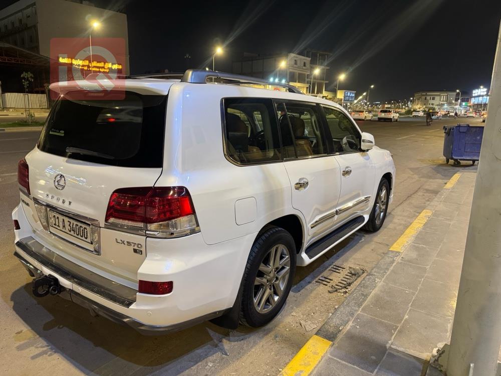 Lexus LX